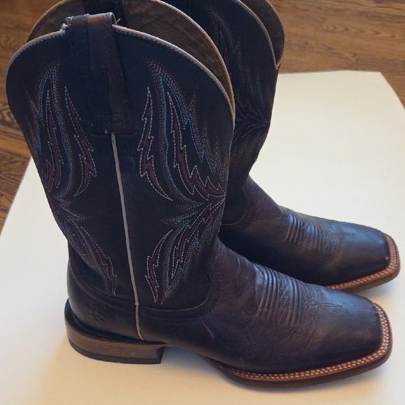 Ariat Brown Men\'s Boots With Blue And Tan Stitching main image 5